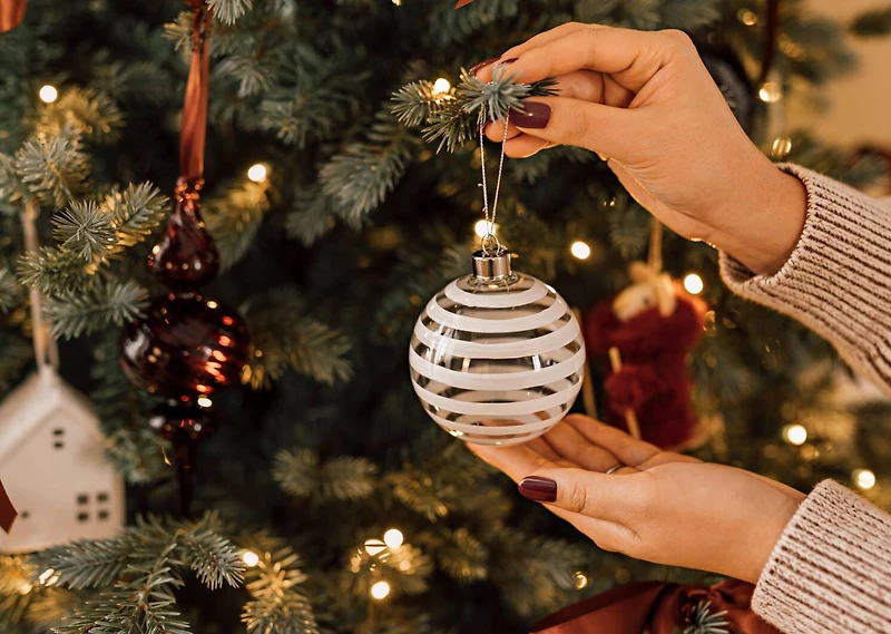 Chanelle Finial Ornament