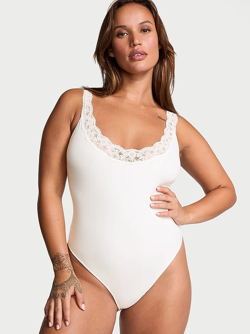 Smooth & Lace Scoop Bodysuit