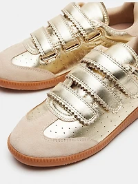Momentum Sneaker