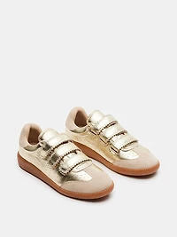 Momentum Sneaker