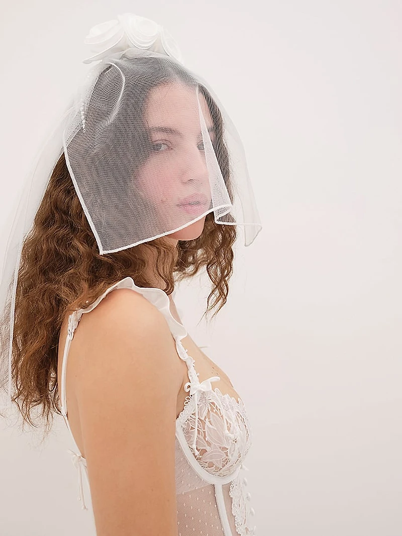 Eternal Rose Veil