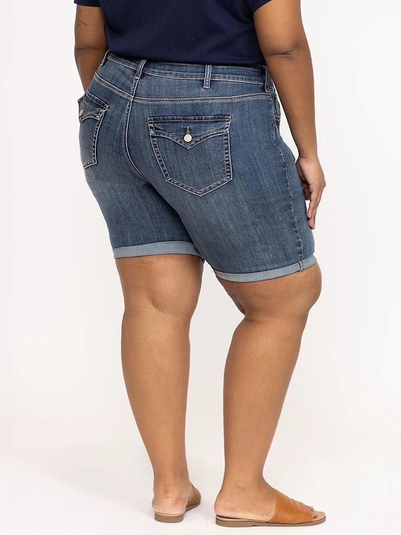 Women's Plus 2 Button Medium Dark Wash Mid Rise Bermuda Short