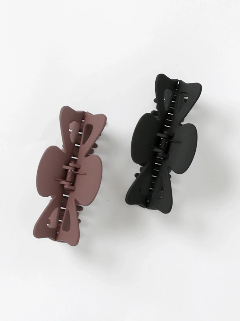 Round Claw Clip Black and Burgundy
