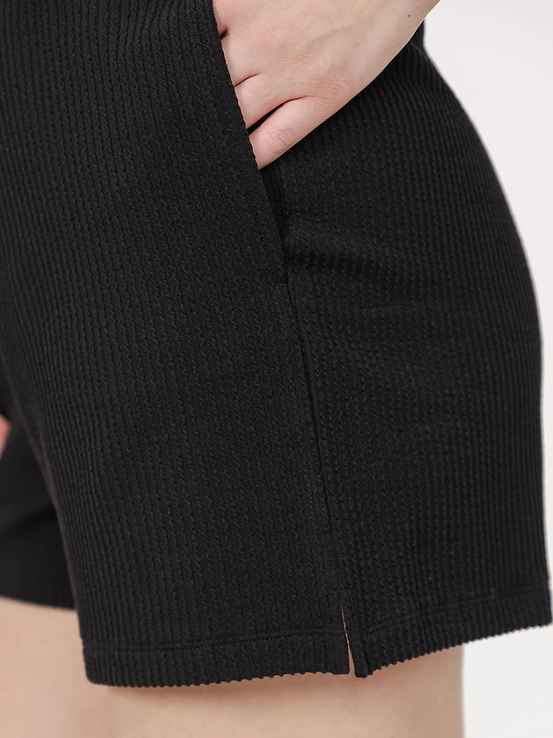 Women's Wavy Rib Pull On Short