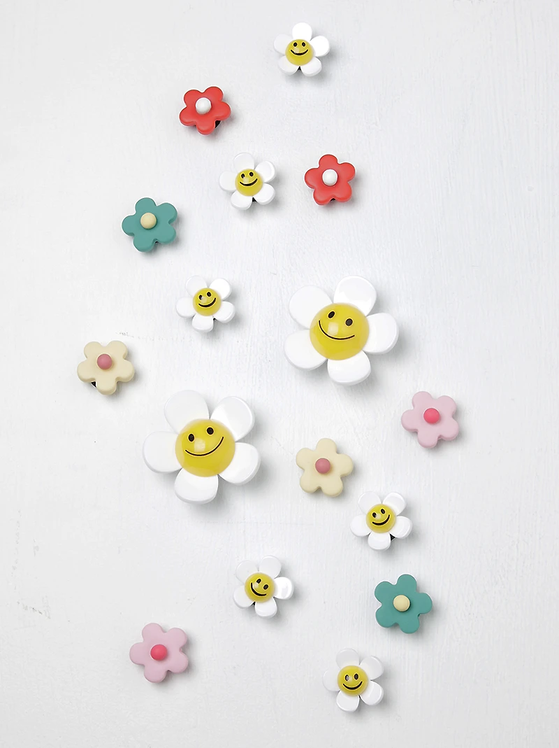 16 pack Happy Daisies Shoe Charms