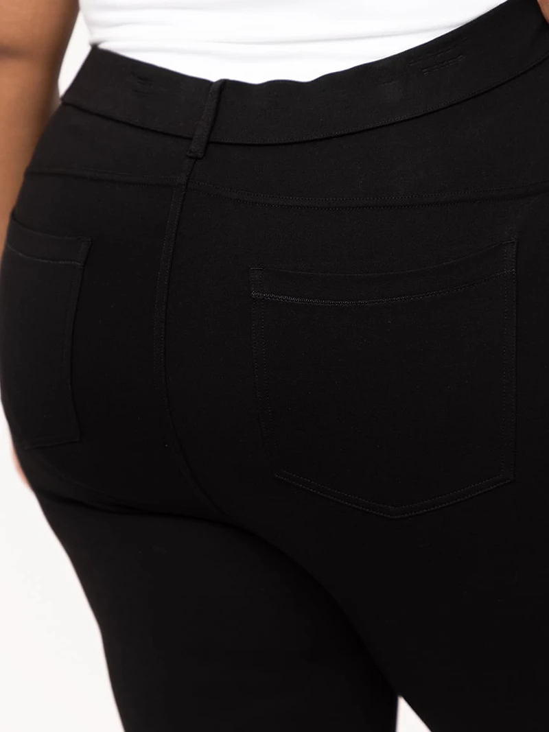 Women's Black 4 Pocket Pull-on Ponte Skinny Pant