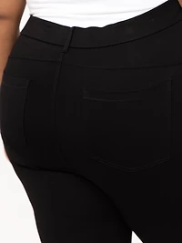 Women's Black 4 Pocket Pull-on Ponte Skinny Pant