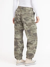 Women's 2 Button Camo Baggy Cargo Pants