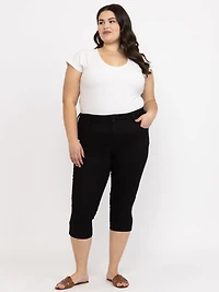 Women's Plus 2 Button Black Jean Capri