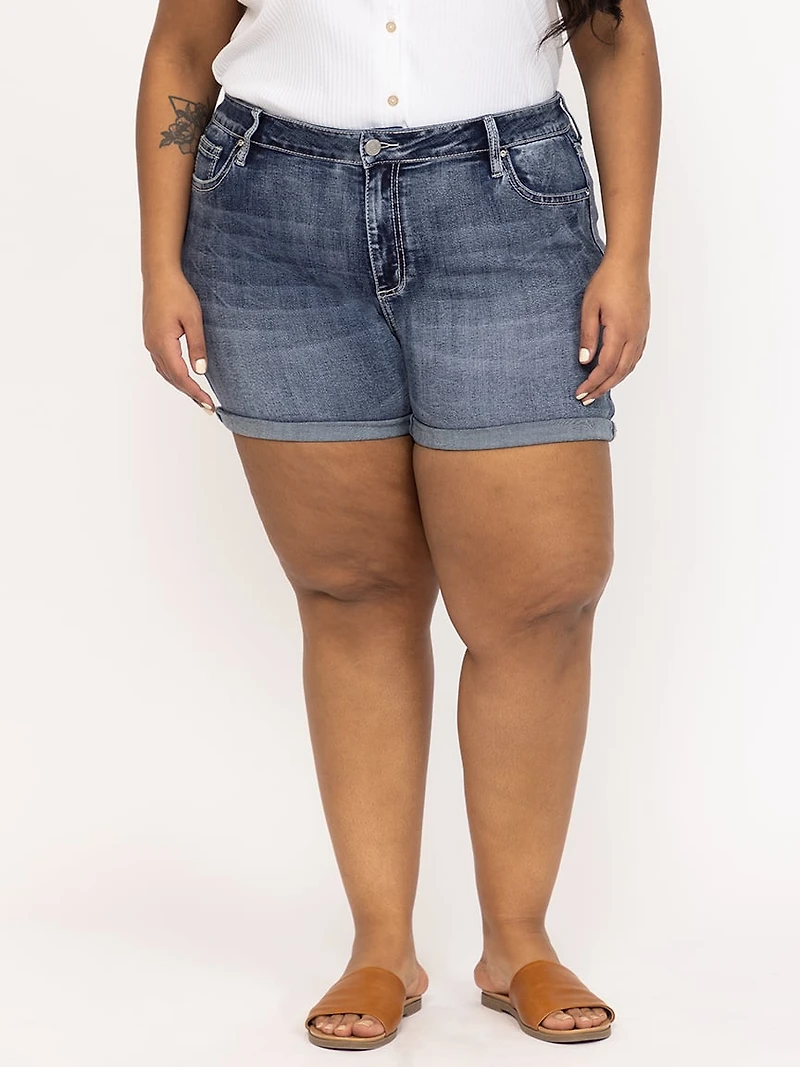 Women's Plus Medium Dark Wash Mid Rise Wing Embellished Cuffed Shortie