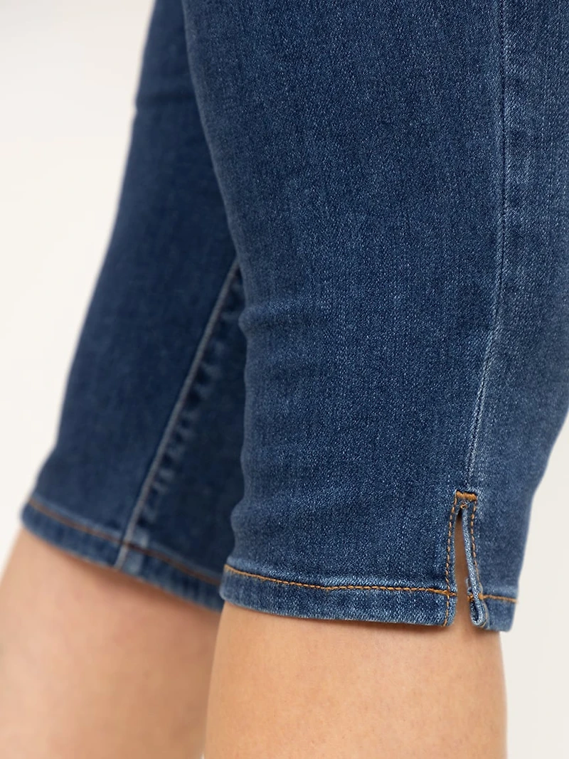 Women's Side Slit Hem Medium Dark Wash Jean Capri