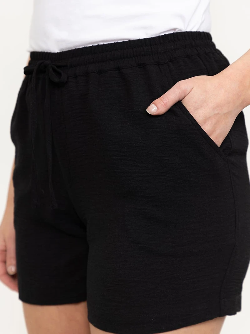 Women's Crinkle Pull-on Short