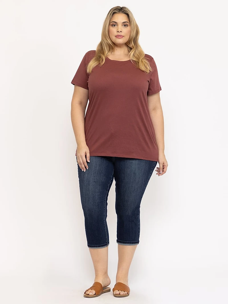 Women's Plus 2 Button Dark Wash Mid Rise Cuffed Jean Capri