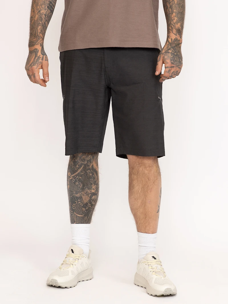 Men's Tonal Cargo Hybrid Shorts