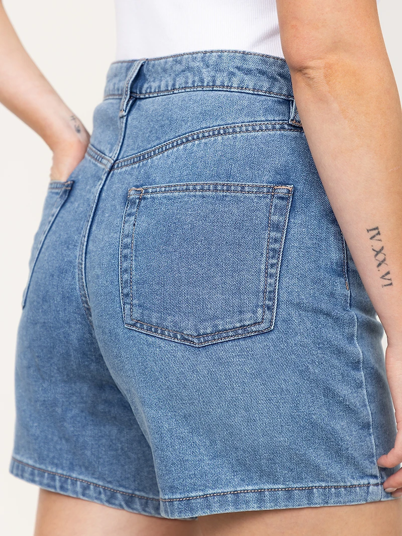 Women's Medium Wash High Rise Baggy Short