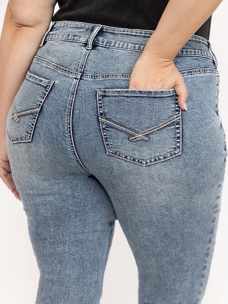 Women's Plus 2 Button Medium Wash Mid Rise Cuffed Jean Capri