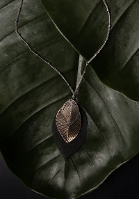Filagree Black Leaf Stack Necklace