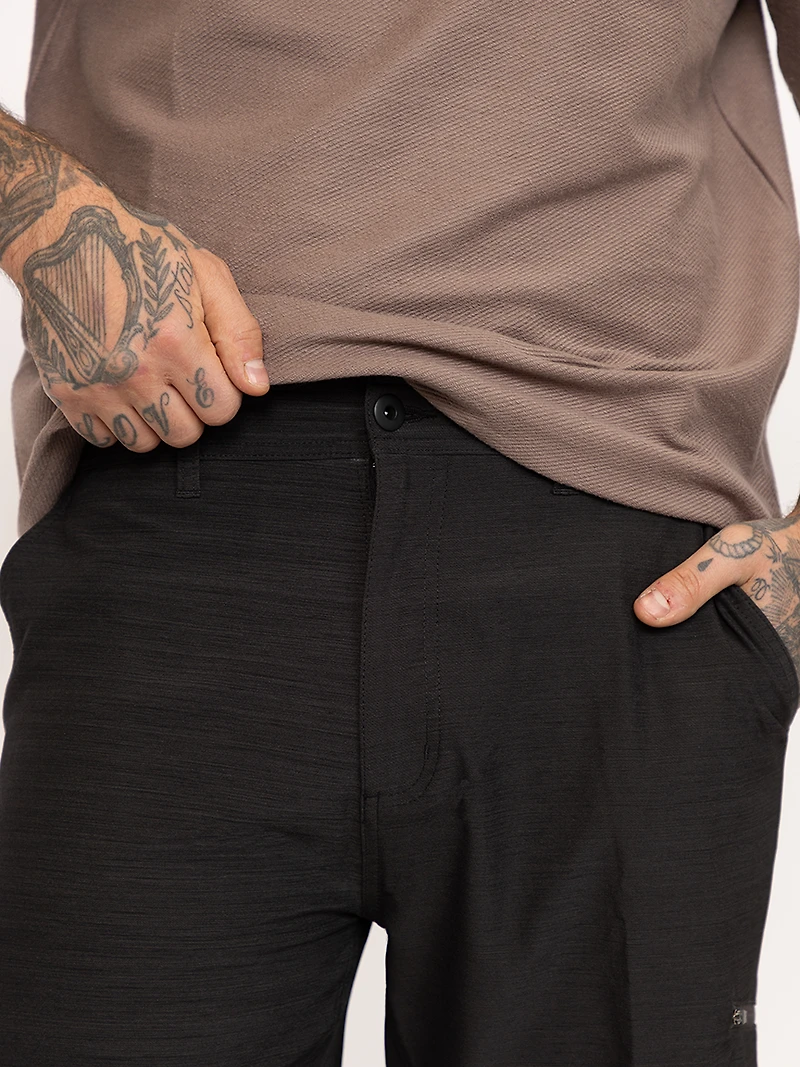 Men's Tonal Cargo Hybrid Shorts