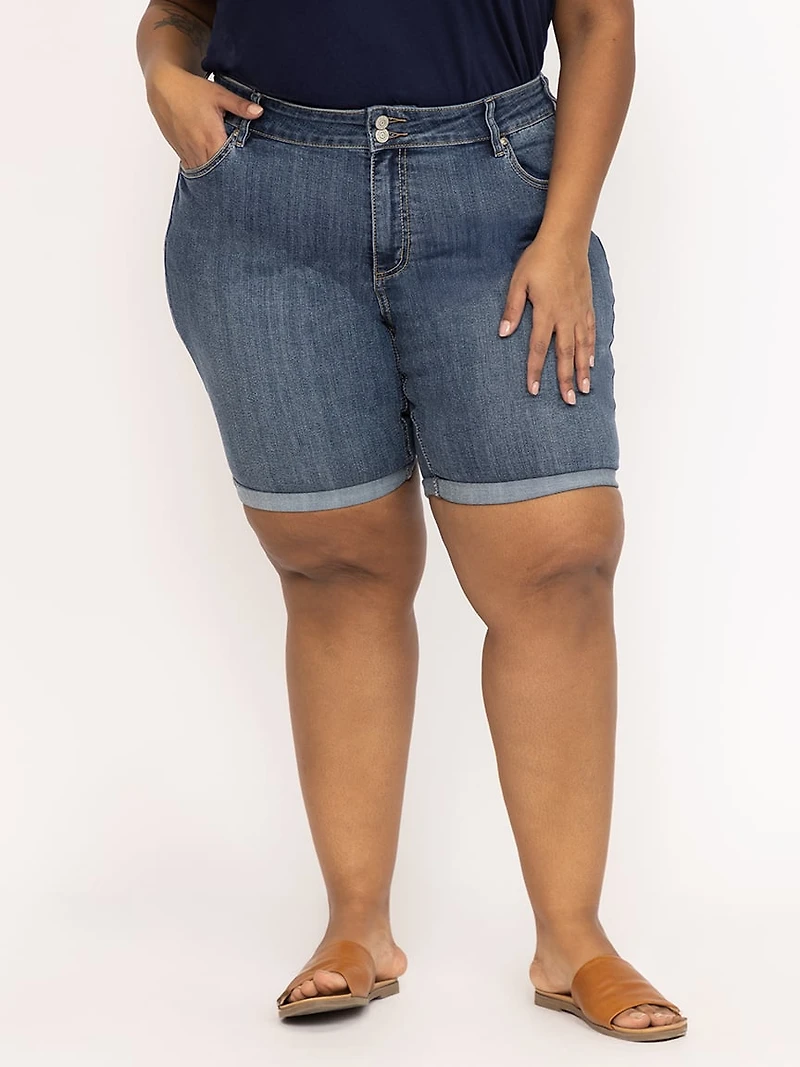 Women's Plus 2 Button Medium Dark Wash Mid Rise Bermuda Short