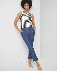 Mid-Rise Pret-a-Pedi Crop Pant