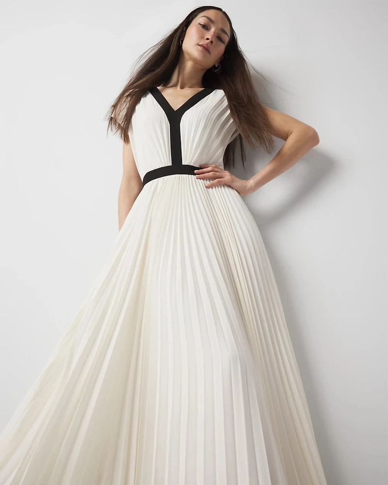 Colorblocked Pleated Maxi Dress
