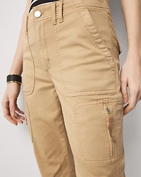 Mid-Rise Pret-A-Pedi Straight Cropped Pants