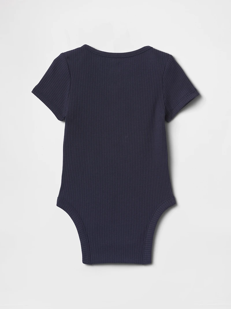 Cache-couche Premiers essentiels pour Béb