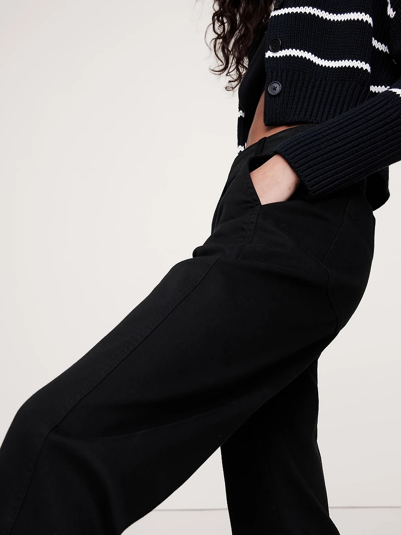 The Weekender Straight-Leg Pant