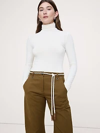 Mid-Rise Twisted Straight Pant