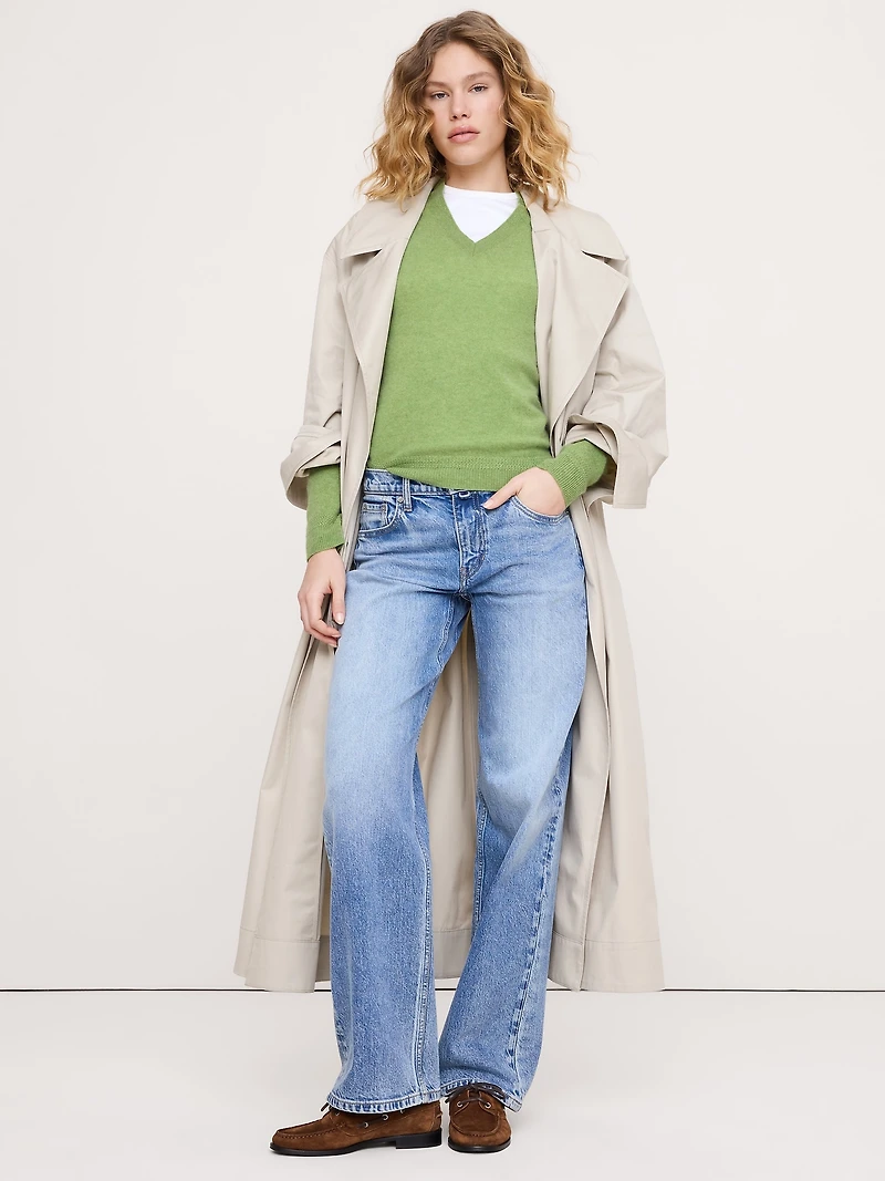 Lightweight Cashmere V-Neck Sweater