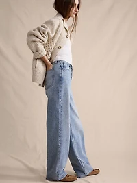 Mid-Rise Baggy-Straight Lightweight Jean