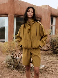 Belted Bermuda Short Luster Twill
