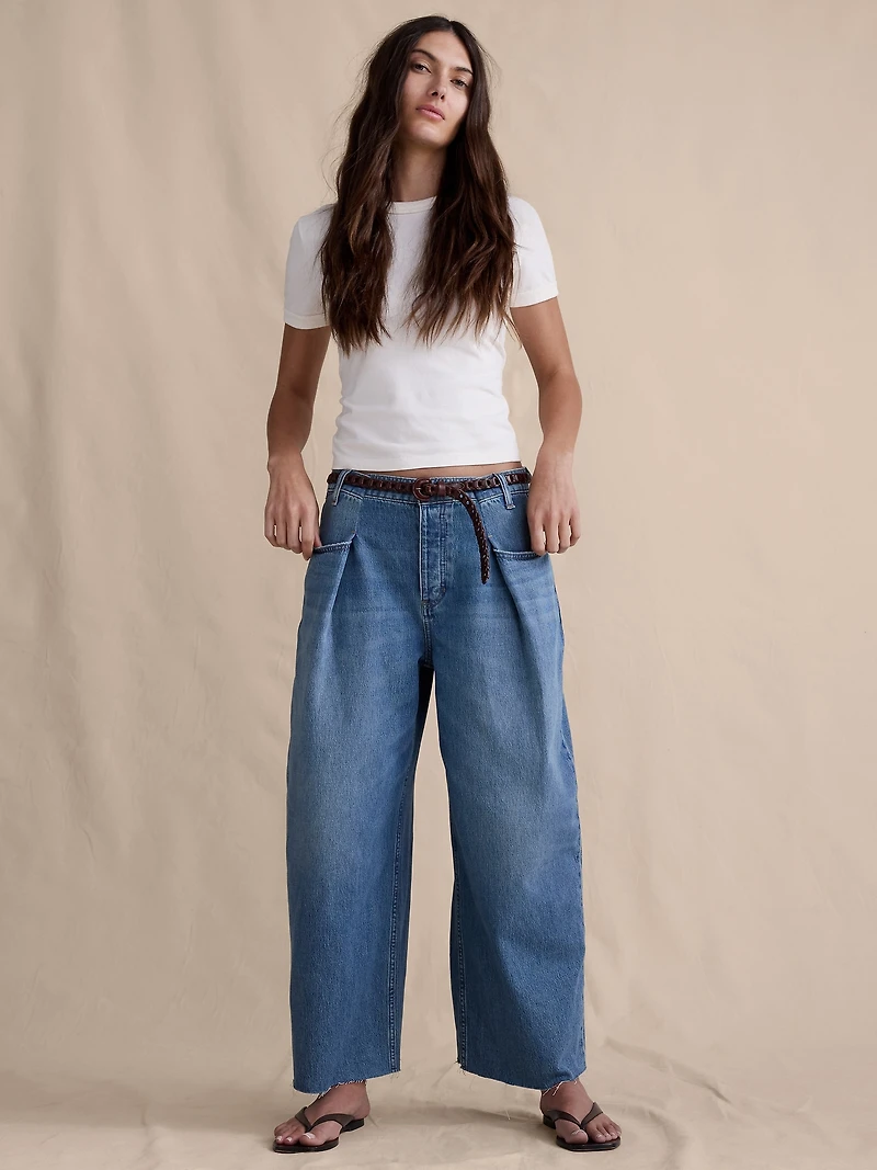 Mid-Rise Loose Pleated Crop Jean