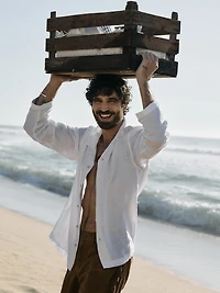 Relaxed-Fit Linen Long-Sleeve Resort Shirt