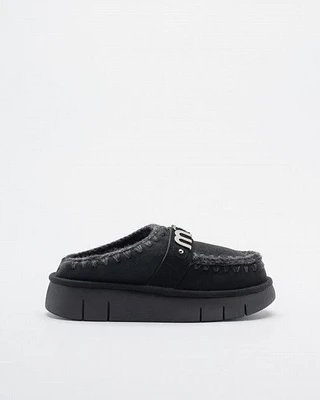 Socas Mou Bounce clog metal logo Preto