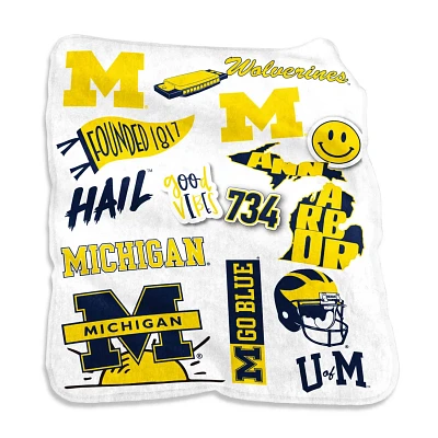 Michigan Wolverines 50'' x 60'' Native Raschel Plush Throw Blanket                                                              