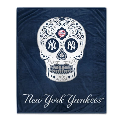 New York Yankees 60'' x 70'' Sugar Skull Fleece Blanket                                                                         