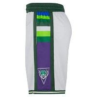 Nike /Green Milwaukee Bucks 2021/22 City Edition Swingman Shorts