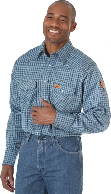 Wrangler Men's Flame Resistant Long Sleeve Western Snap Plaid Shirt