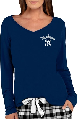 College Concept Women's New York Yankees Marathon Long Sleeve Top