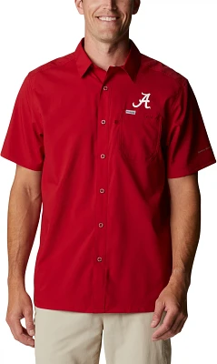 Columbia Sportswear Men's University of Alabama Slack Tide Flag Camp Button Down Shirt