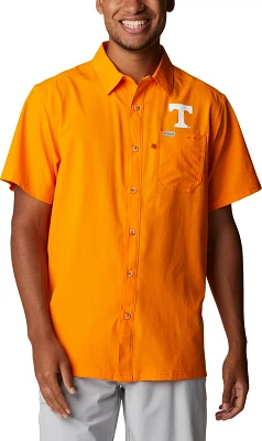 Columbia Sportswear Men's University of Tennessee Slack Tide Flag Camp Button Down Shirt