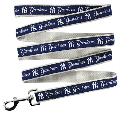 Pets First New York Yankees Dog Leash