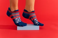 Feetures Elite Max Cushion Americana No Show Socks