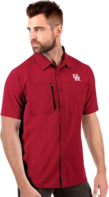 Antigua Men's University of Houston Kickoff Woven Short Sleeve Fishing Shirt