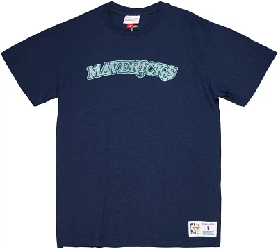 Mitchell & Ness Men’s NBA Legendary Dallas Mavericks T-Shirt