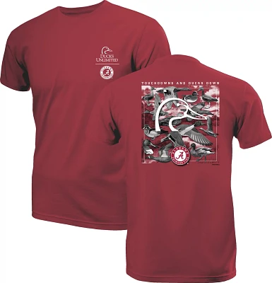 New World Graphics Men's University of Alabama Ducks Unlimited Down Graphic T-shirt