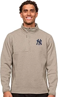 Antigua Men's New York Yankees Course Pullover