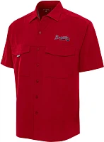 Antigua Men's Atlanta Braves Pinch Hitter Woven Fishing Button-Down Shirt