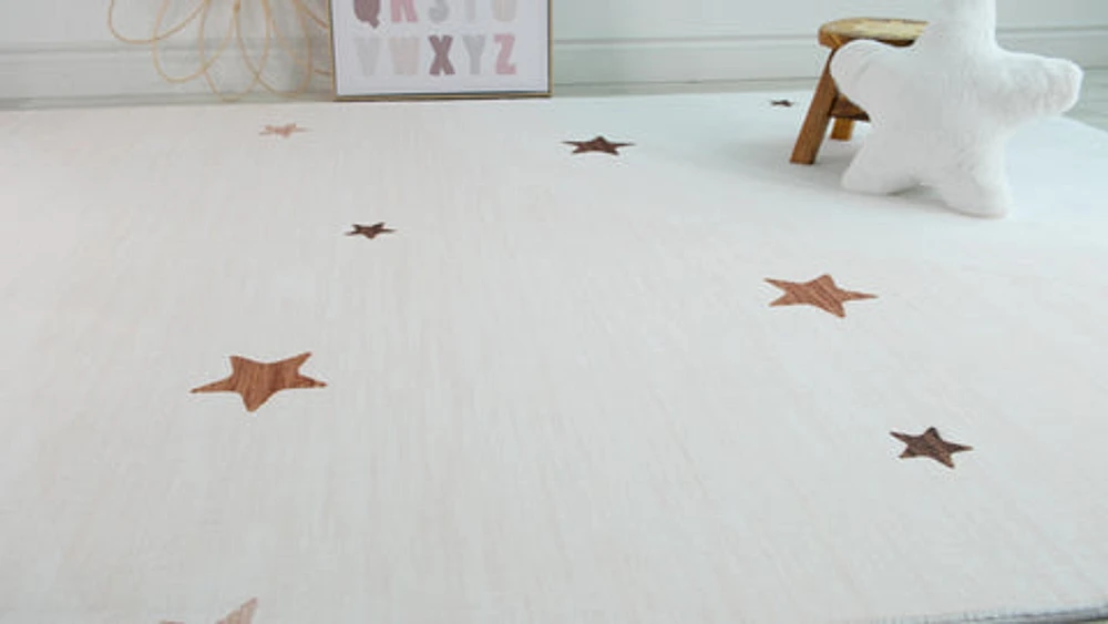 Cream Daisy Charm Floral Area Rug